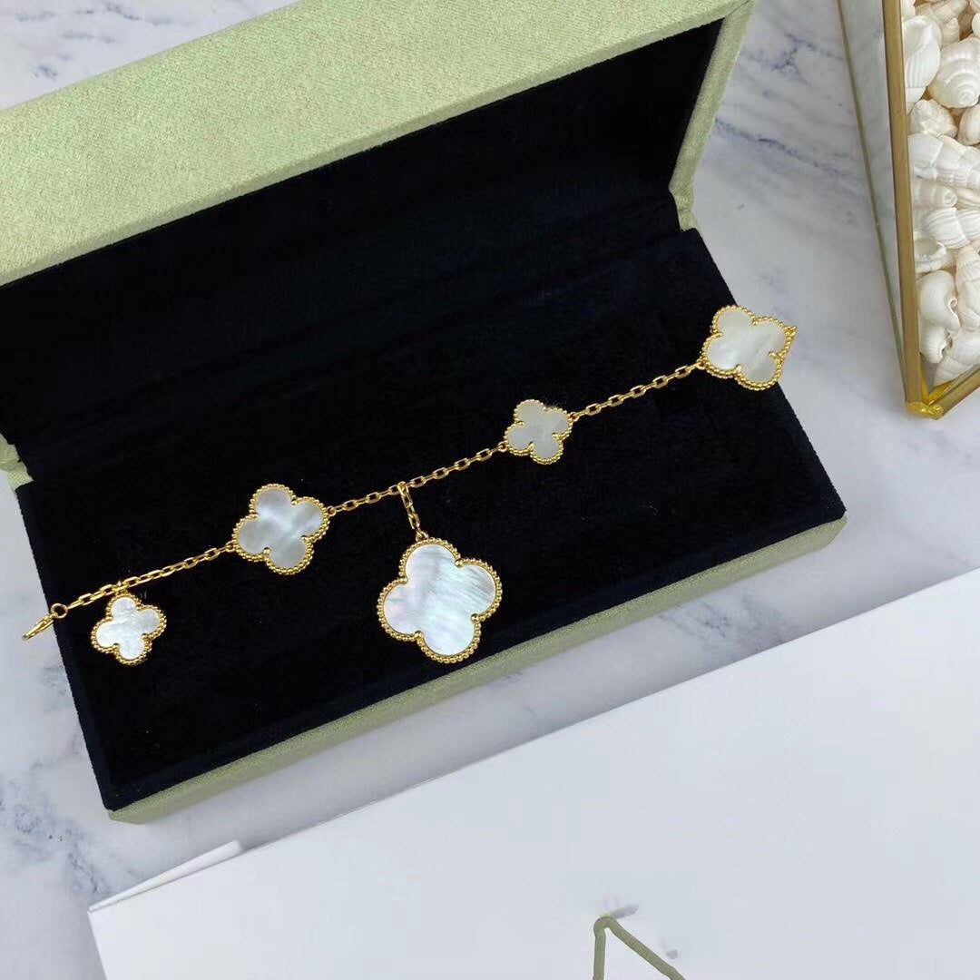 [OAK JURI]MAGIC CLOVER MOP GOLD BRACELET 5 MOTIFS