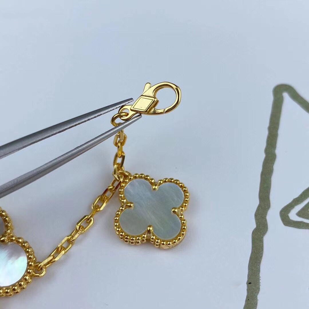 [OAK JURI]MAGIC CLOVER MOP GOLD BRACELET 5 MOTIFS