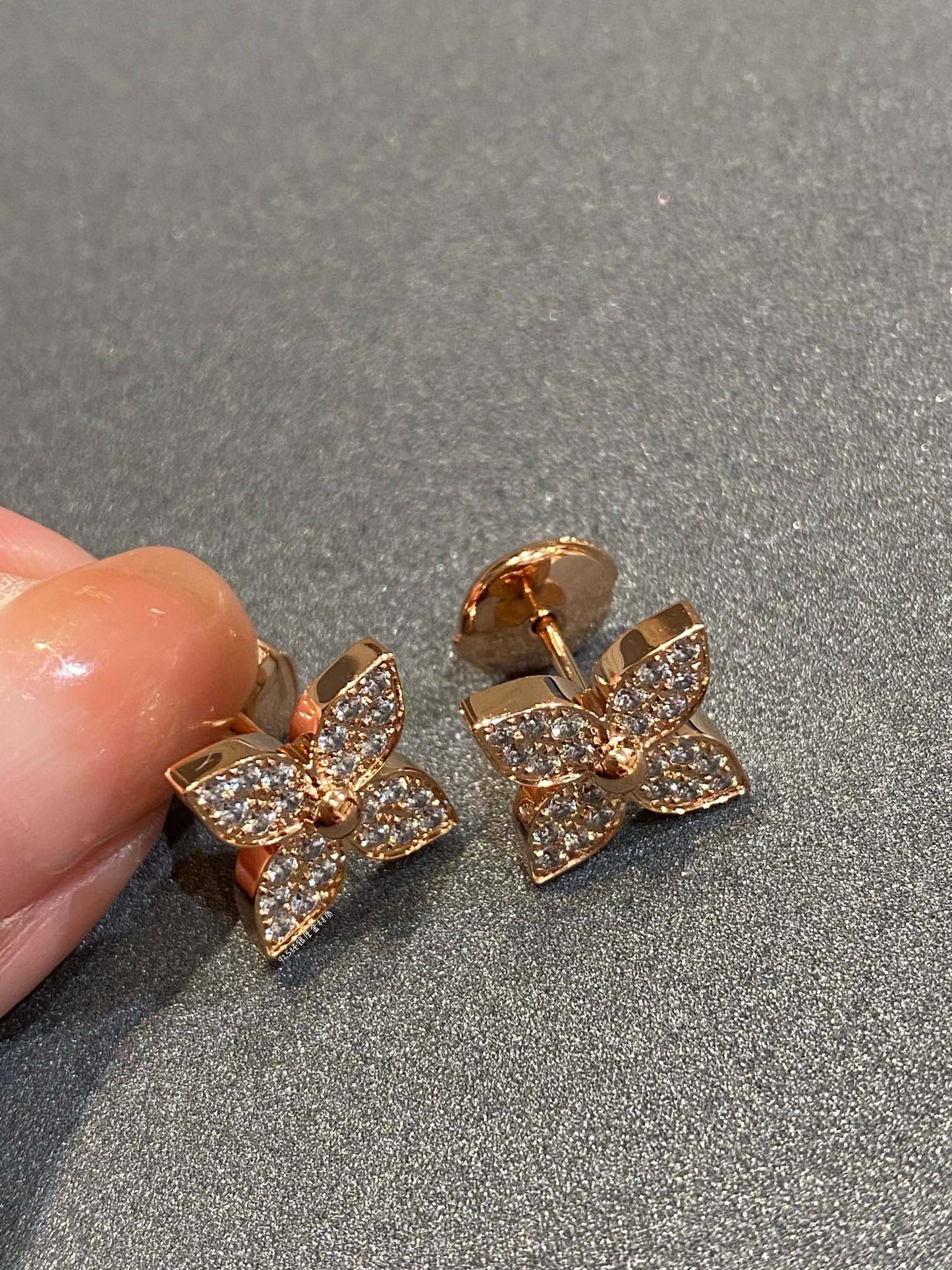 [OAK JURI]STAR DIAMOND EARRINGS