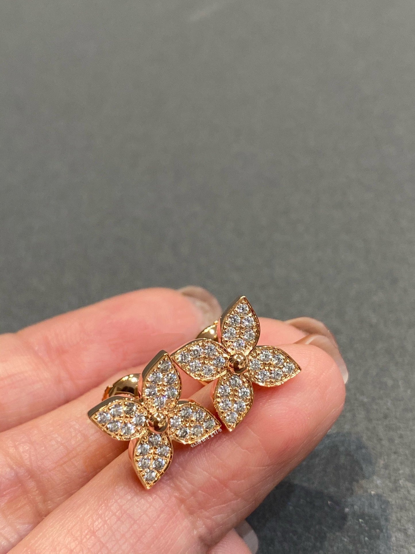[OAK JURI]STAR DIAMOND EARRINGS