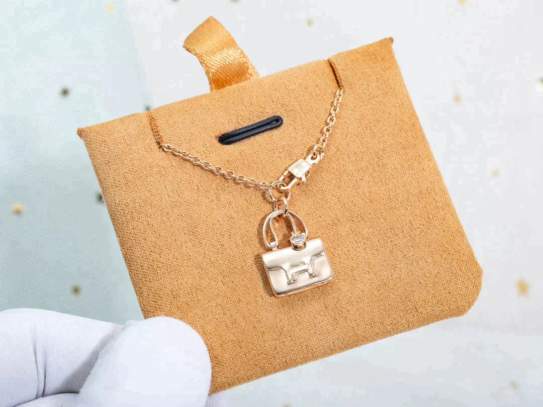 [OAK JURI]AMULETTE PEDANT ROSE GOLD NECKLACE