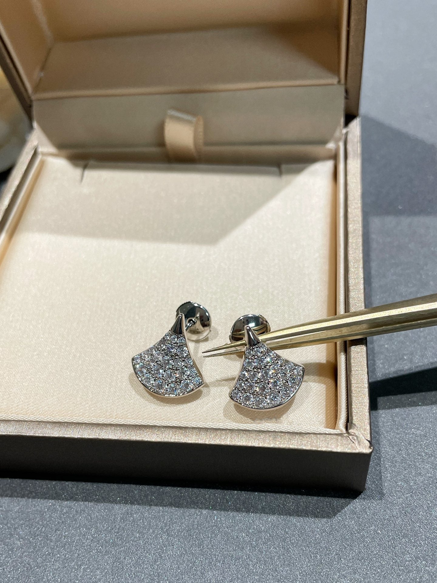 [OAK JURI]DREAM STUD EARRINGS DIAMOND