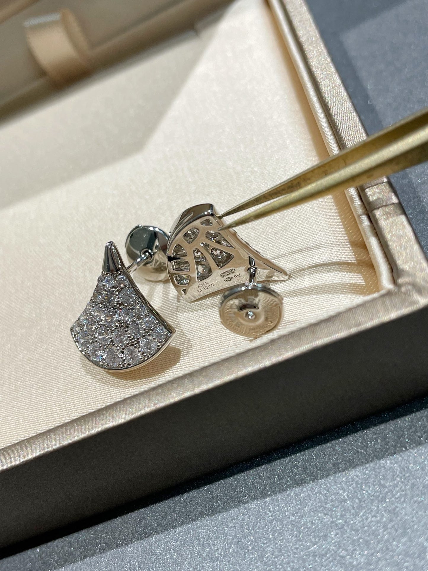 [OAK JURI]DREAM STUD EARRINGS DIAMOND