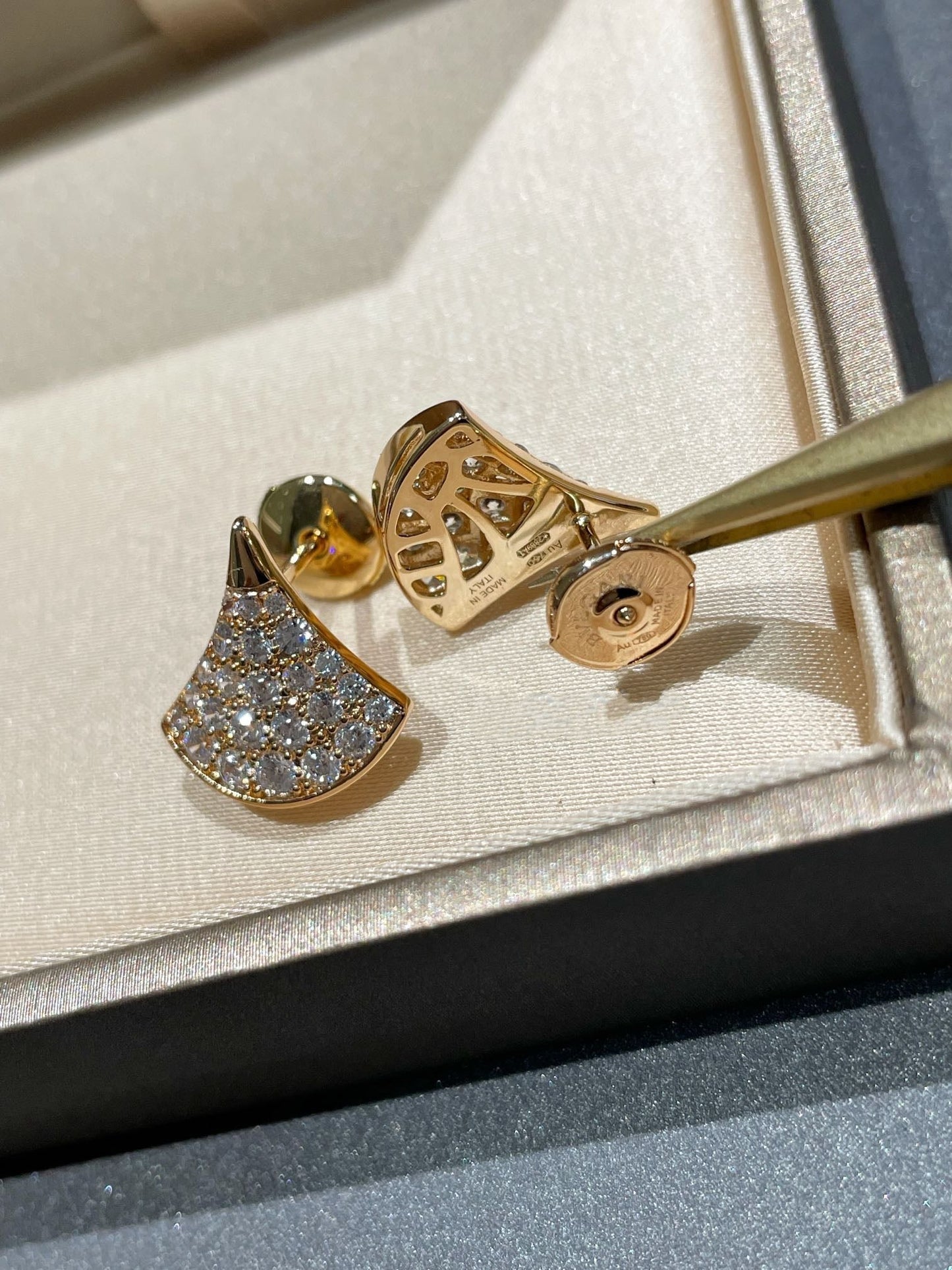 [OAK JURI]DREAM STUD EARRINGS DIAMOND