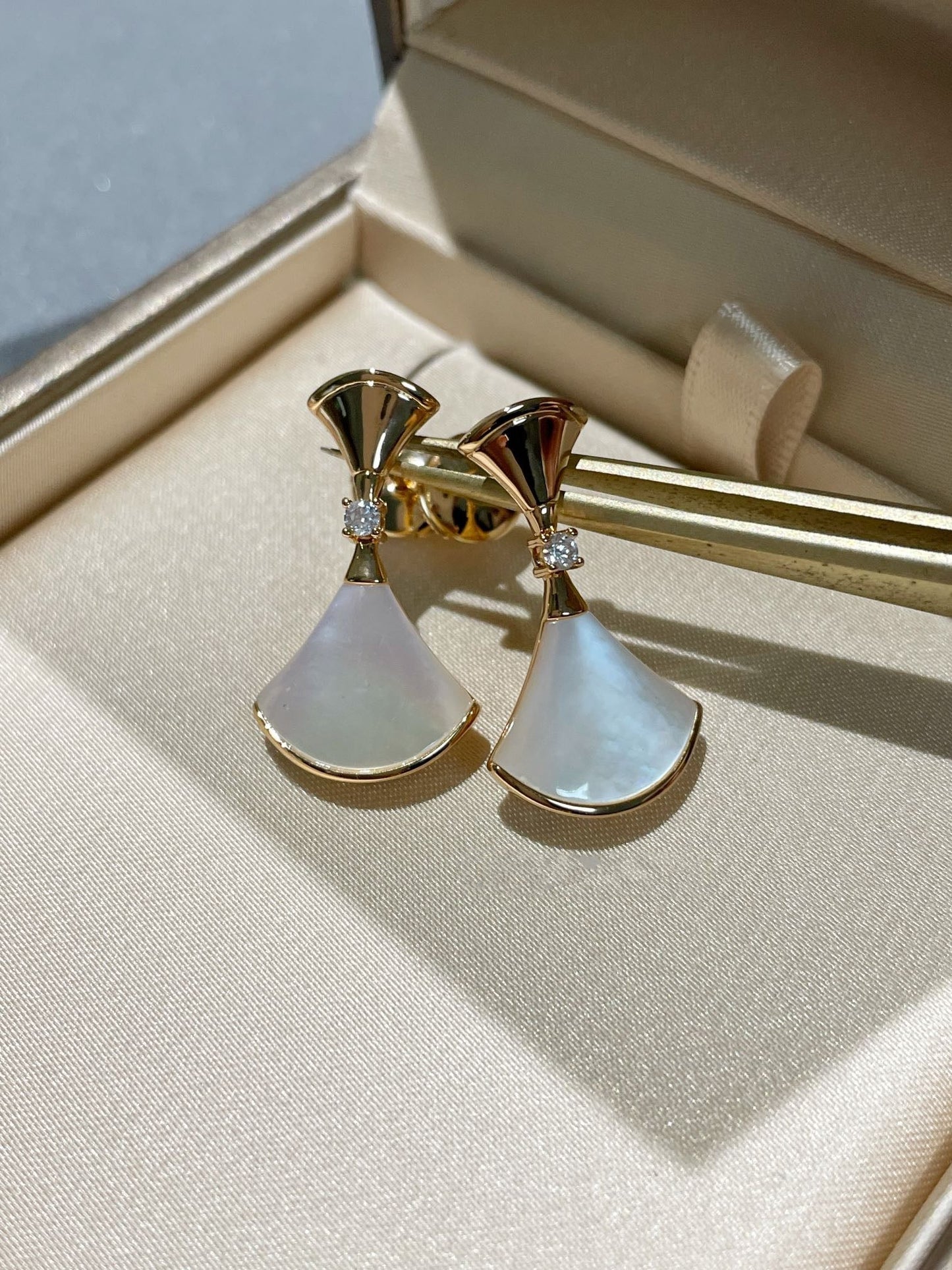 [OAK JURI]DREAM MOP 1 DIAMOND EARRINGS