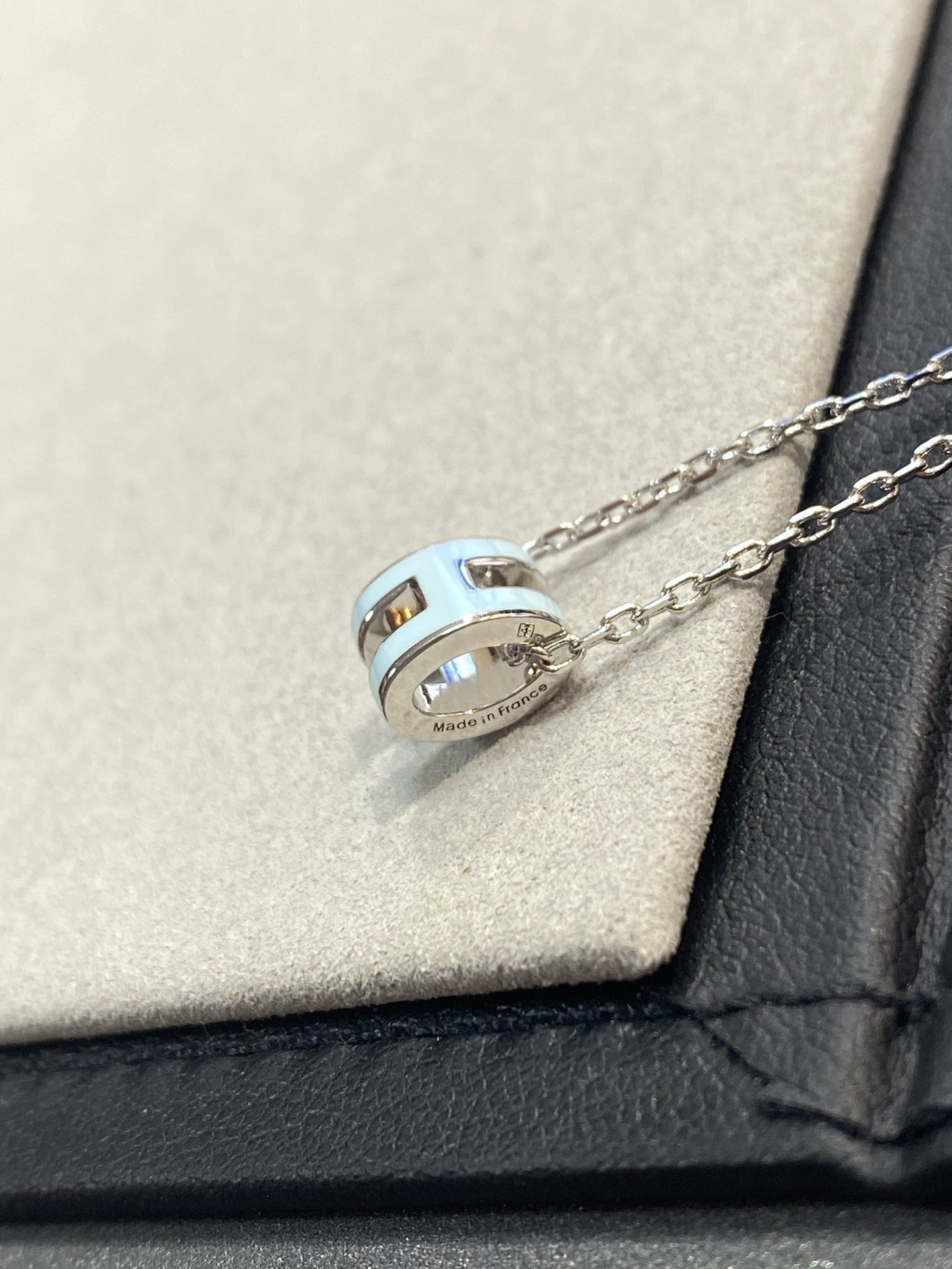 [OAK JURI]POP H LIGHT BLUE NECKLACE