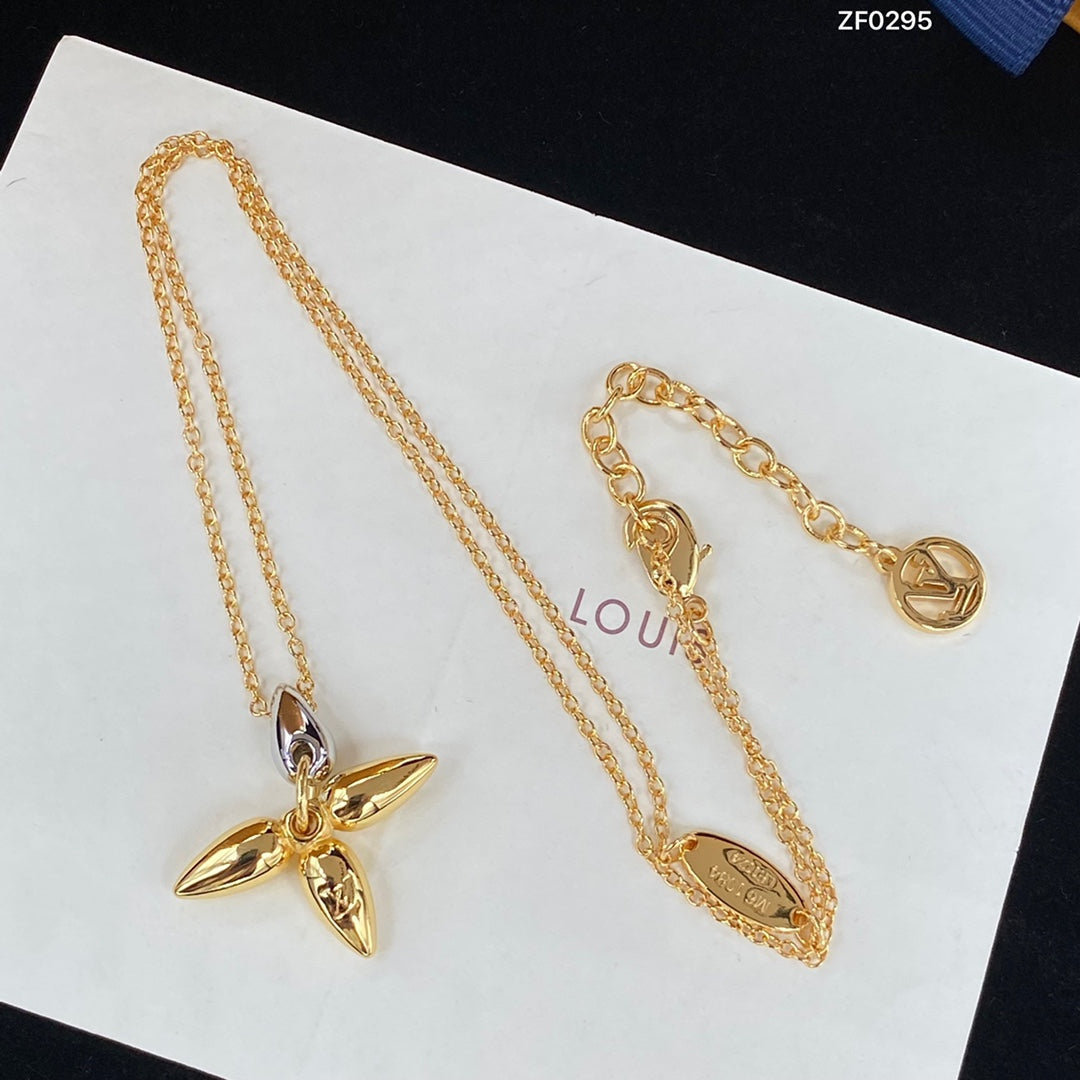 [OAK JURI]LOUISETTE PEDANT GOLD NECKLACE