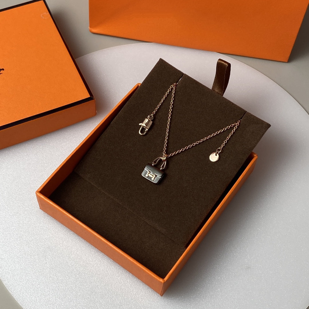 [OAK JURI]CONSTANCE BLACK PEDANT PINK GOLD NECKLACE