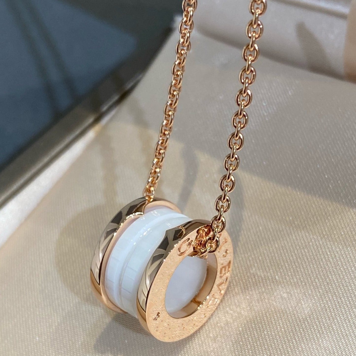 [OAK JURI]ZERO 1 WHITE CERAMIC PINK GOLD NECKLACE