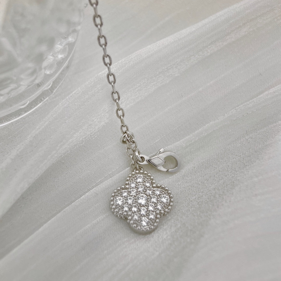 [OAK JURI]CLOVER 5 MOTIFS SILVER DIAMONDS NECKLACE