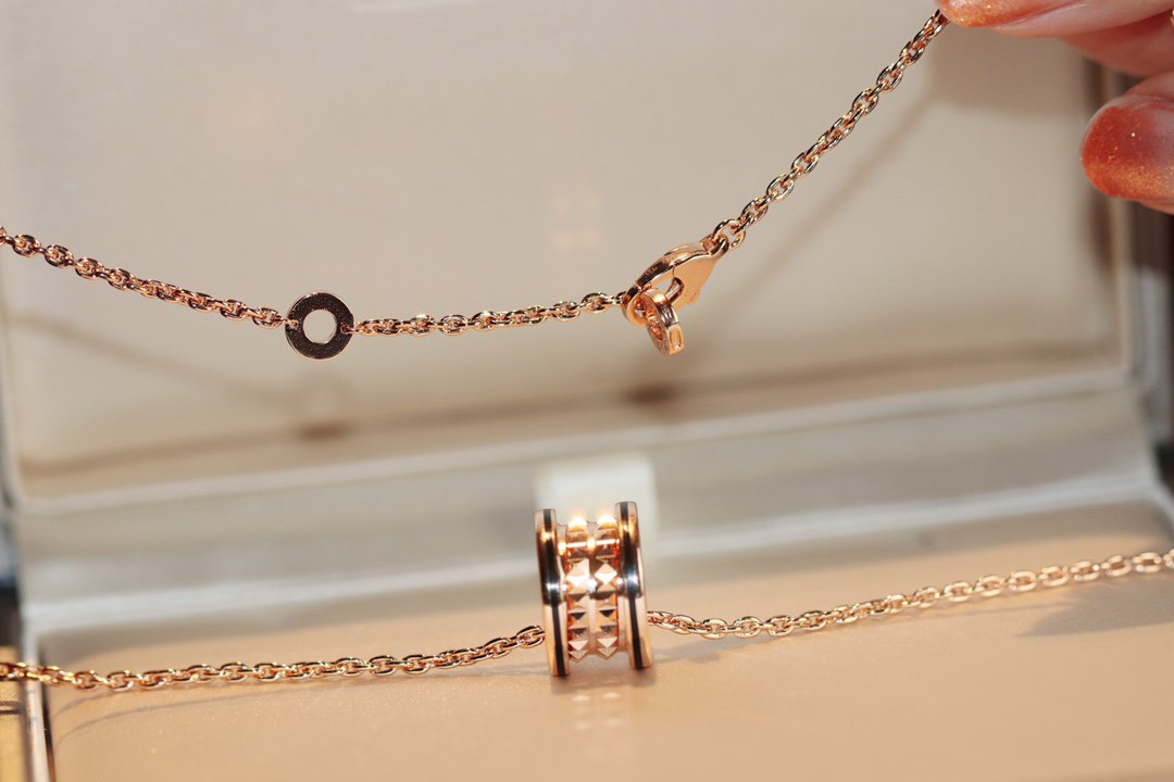 [OAK JURI]ZERO 1 ROCK PEDANT PINK GOLD BLACK NECKLACE