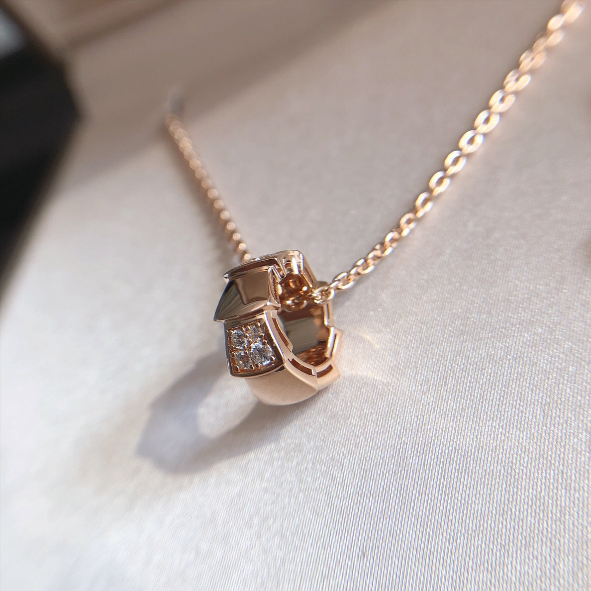 [OAK JURI]SERPENTI PEDANT DIAMOND PINK GOLD NECKLACE