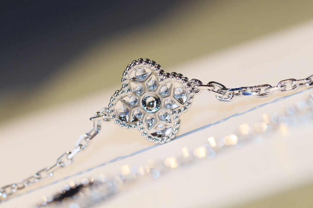 [OAK JURI]CLOVER 20 MOTIFS ONYX DIAMOND SILVER