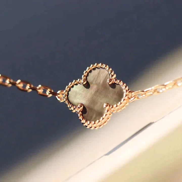 [OAK JURI]CLOVER 20 MOTIFS LASER DIAMOND NECKLACE