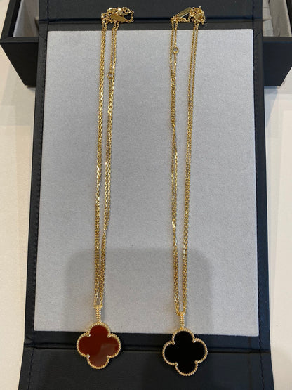 [OAK JURI]CLOVER 25MM NECKLACE GOLD CARNELIAN