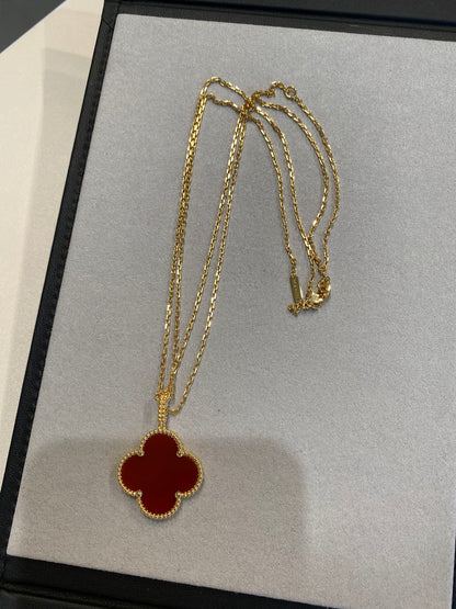 [OAK JURI]CLOVER 25MM NECKLACE GOLD CARNELIAN