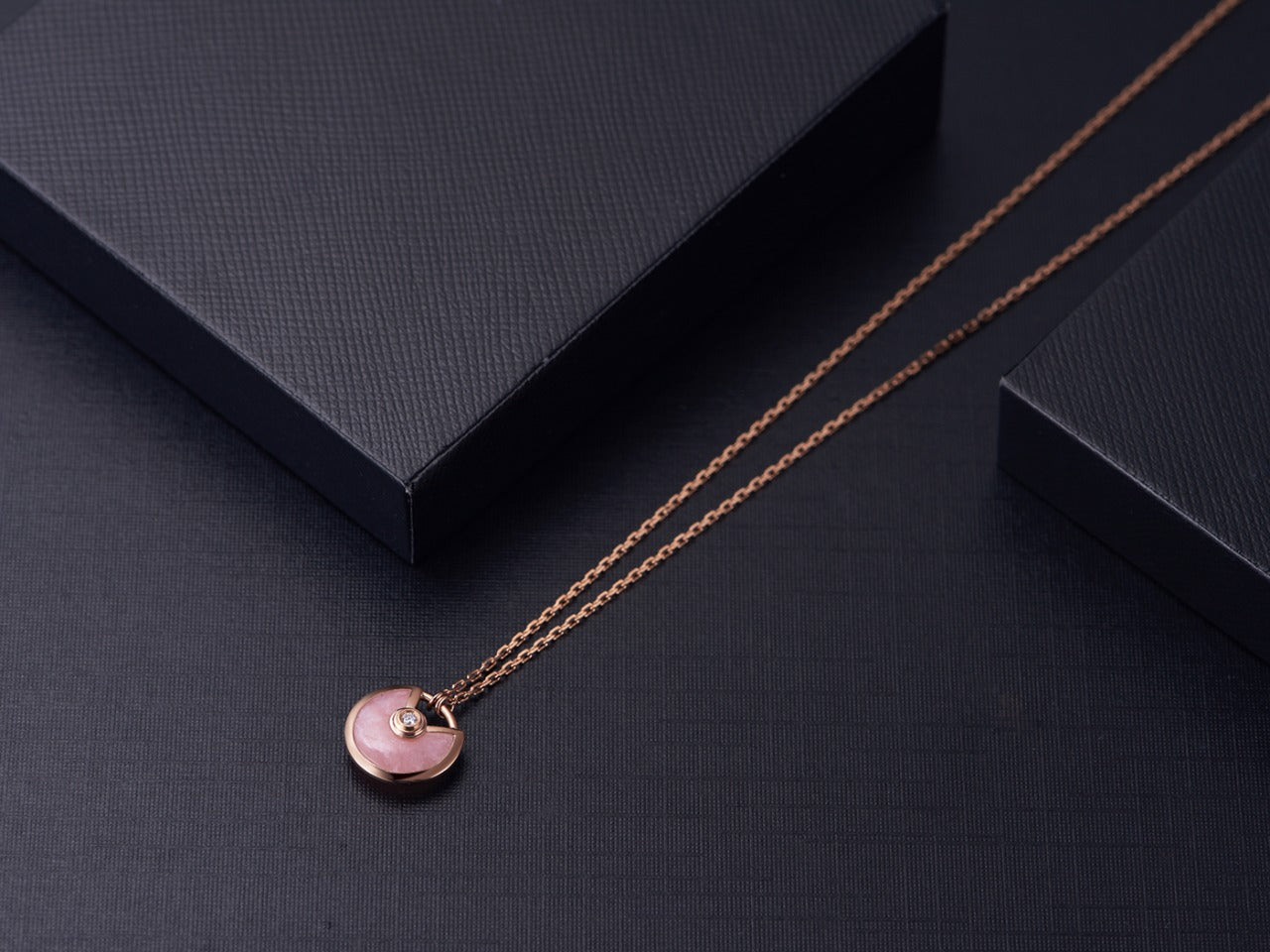 [OAK JURI]AMULETTE ROSE GOLD PINK MOP NECKLACE