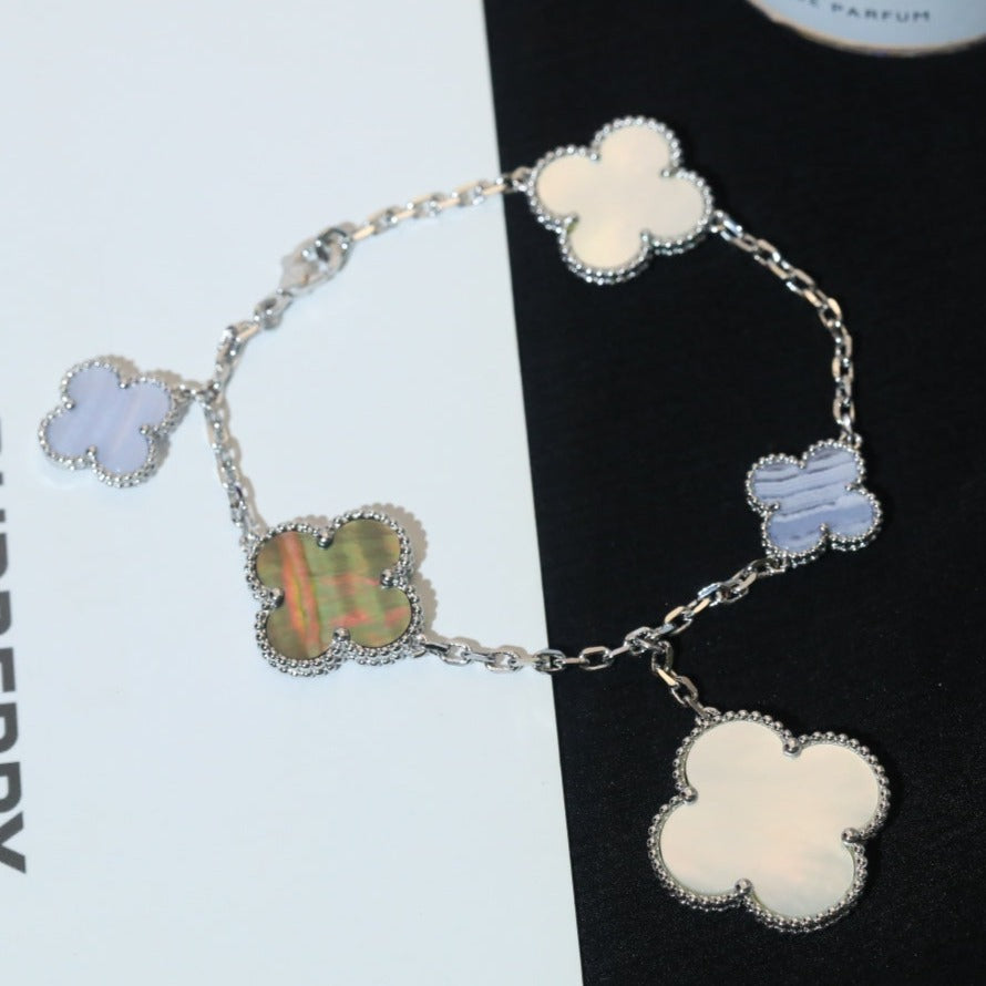 [OAK JURI]CLOVER BRACELET 5 MOTIFS MOP CHALCEDONY SILVER