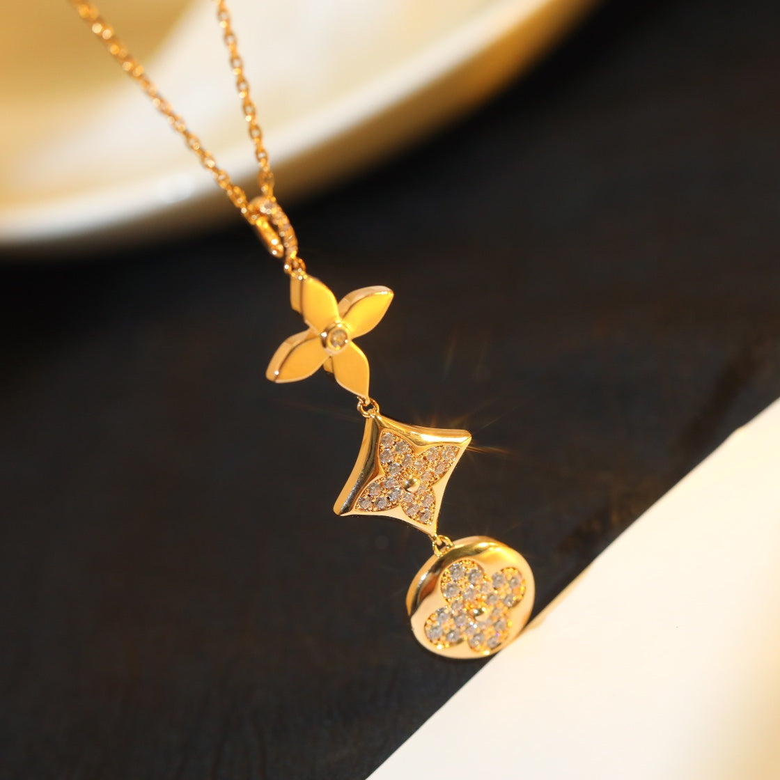 [OAK JURI]STAR AND SUN DIAMOND PINK GOLD NECKLACE
