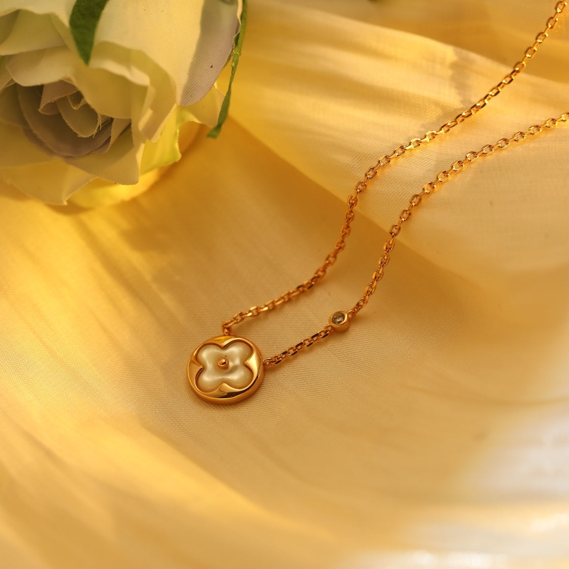 [OAK JURI]SUN PEDANT PINK GOLD 1 DIAMOND NECKLACE