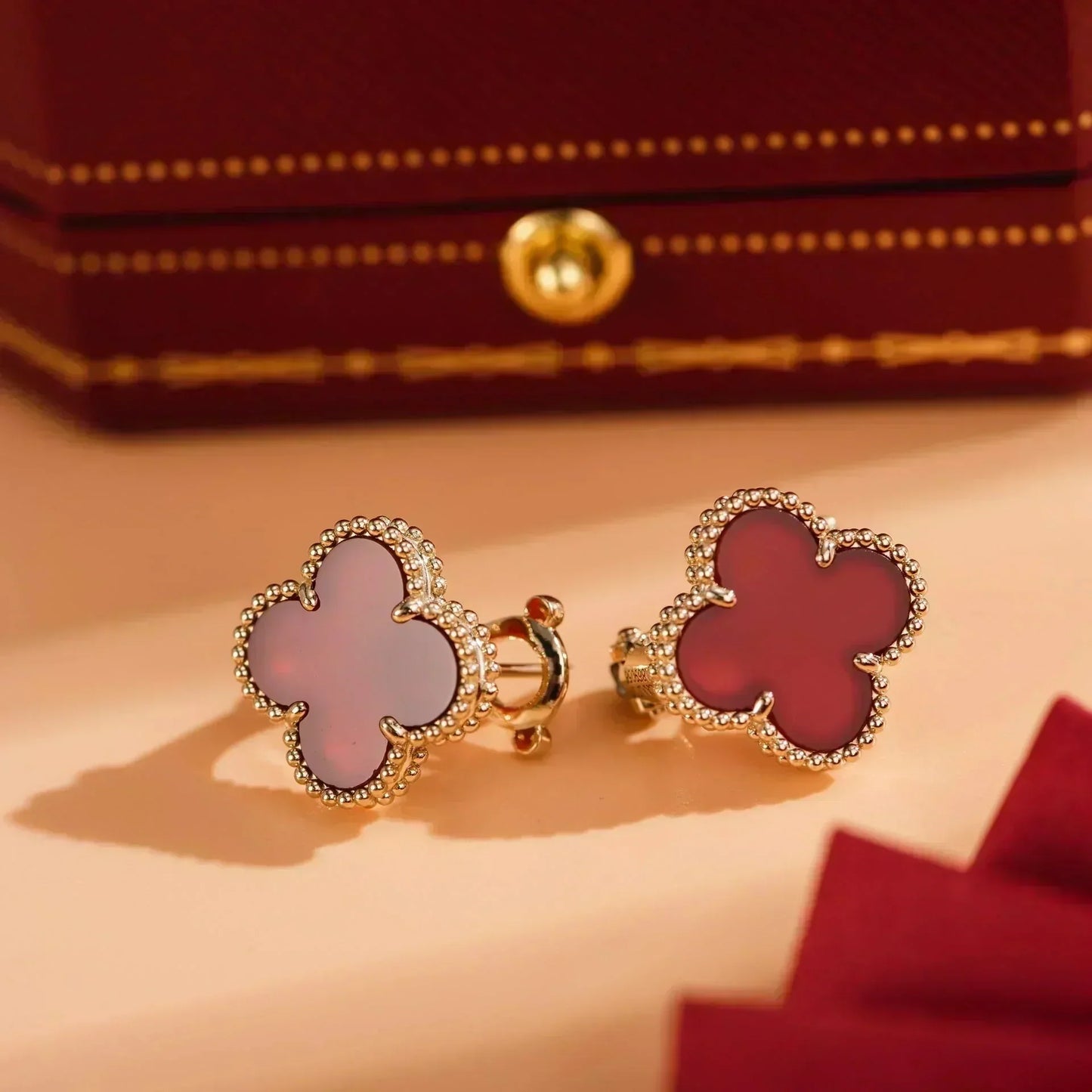 [OAK JURI]CLOVER MEDIUM 1 MOTIFS CARNELIAN  EARRINGS