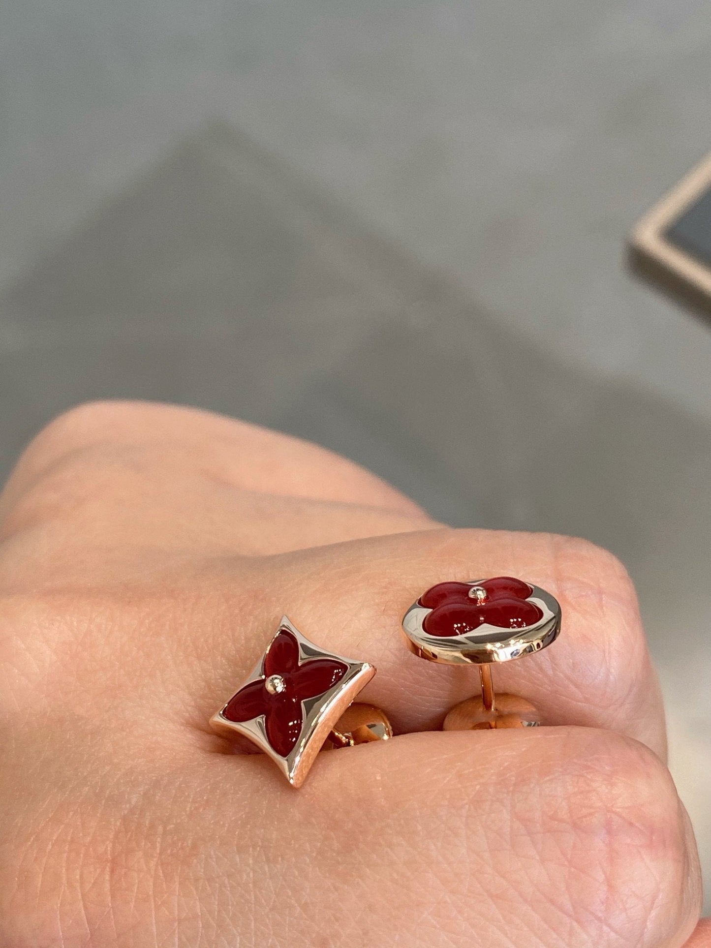[OAK JURI]STAR AND SUN PINK GOLD CARNELIAN STUD EARRINGS