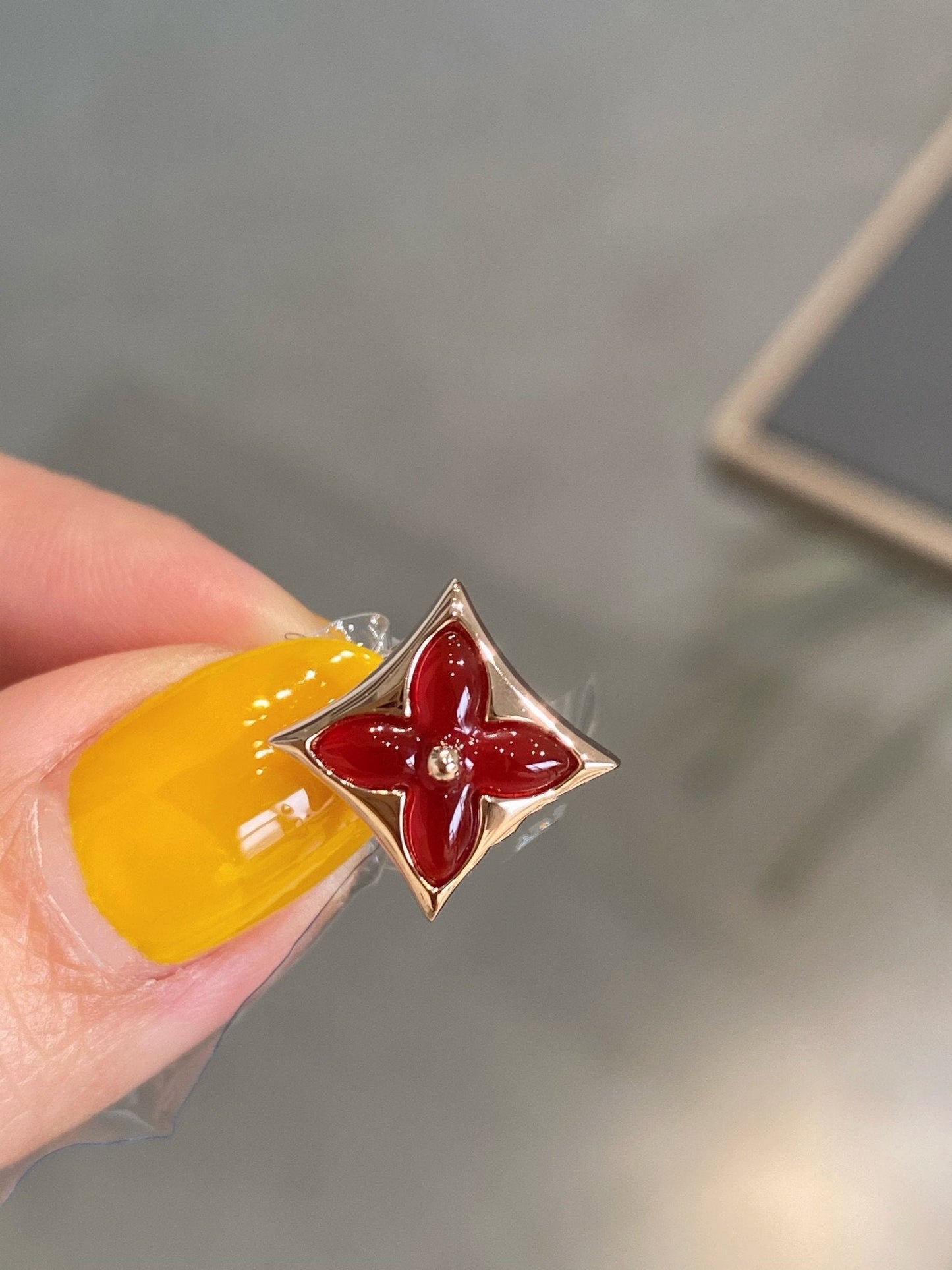 [OAK JURI]STAR AND SUN PINK GOLD CARNELIAN STUD EARRINGS