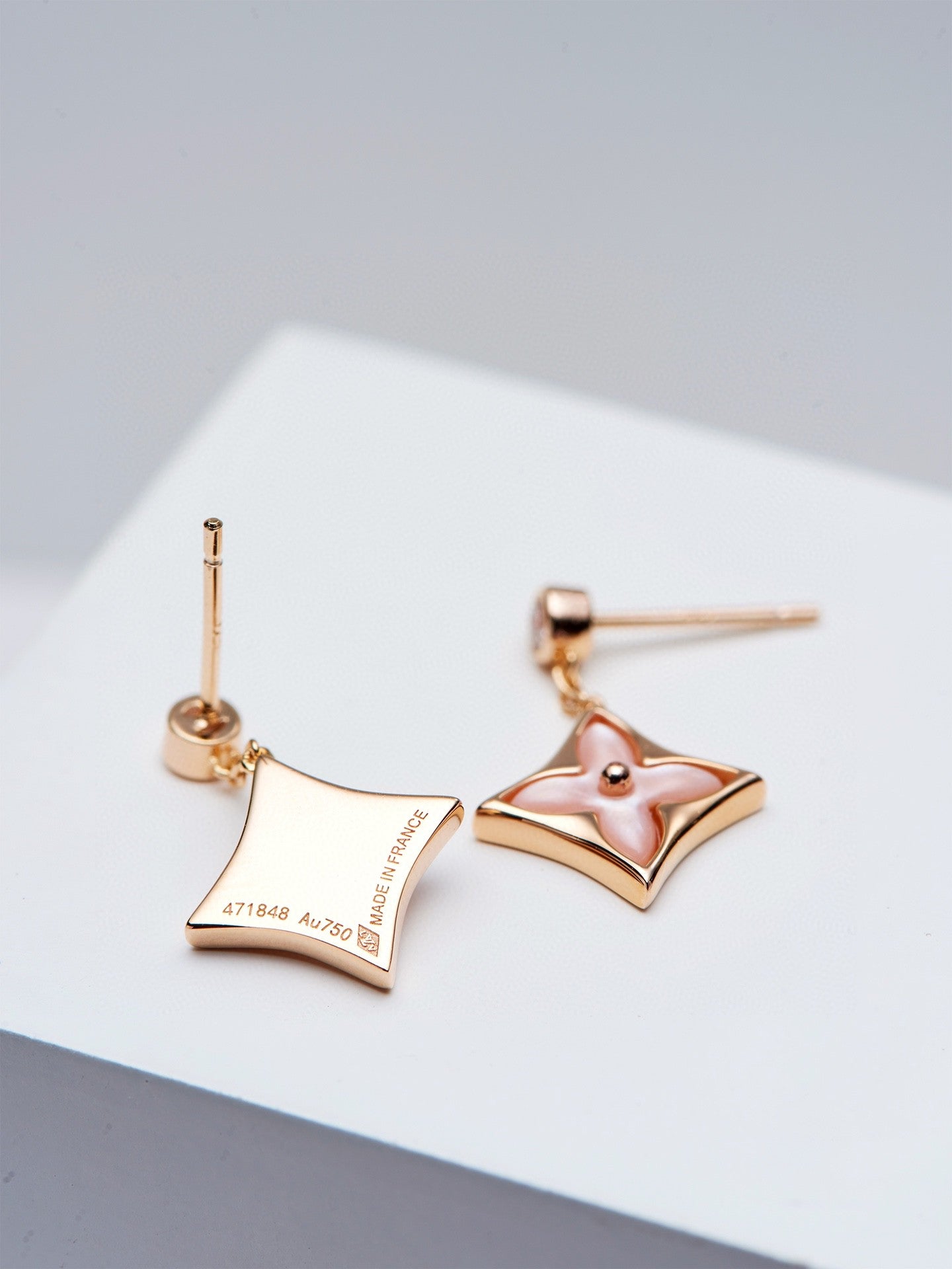 [OAK JURI]DOUBLE STAR PINK GOLD MOP DROP EARRINGS