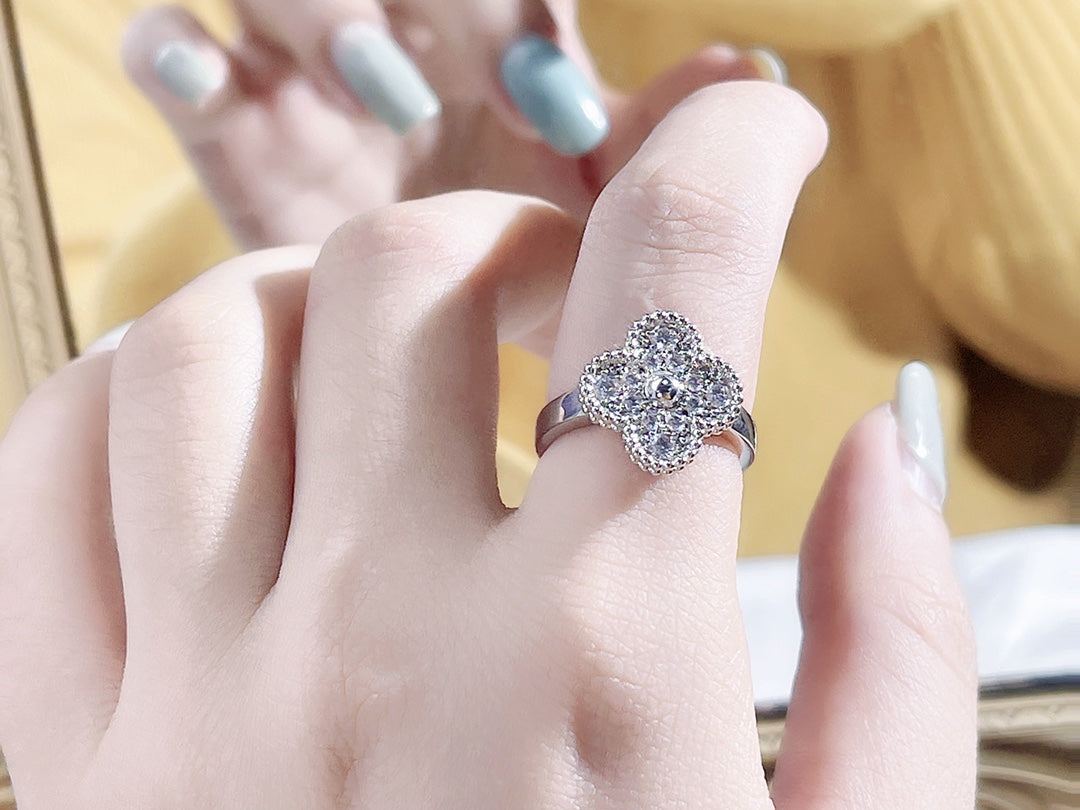 [OAK JURI]CLOVER DIAMOND RING