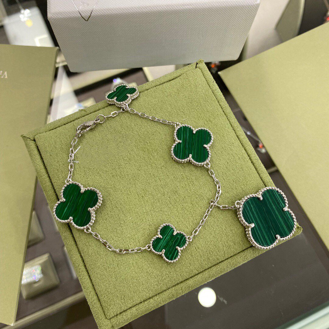 [OAK JURI]CLOVER 5 MOTIFS SIVLER MALACHITE BRACELET