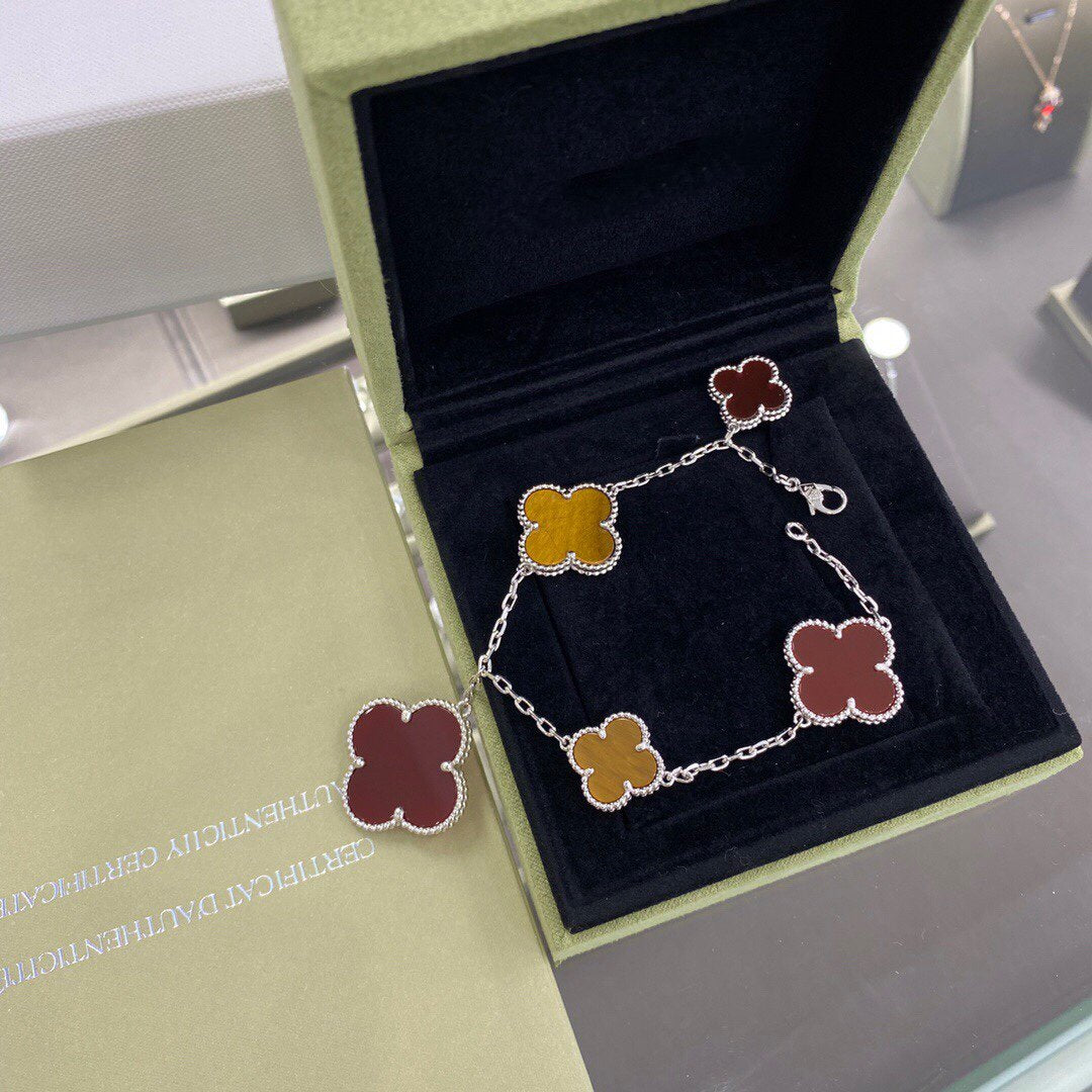 [OAK JURI]CLOVER 5 MOTIFS SIVLER CARNELIAN TIGER EYE BRACELET