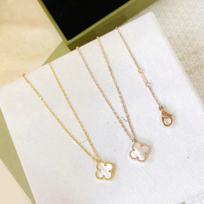 [OAK JURI]CLOVER MINI 9.5MM WHITE MOTHER-OF-PEARL NECKLACE