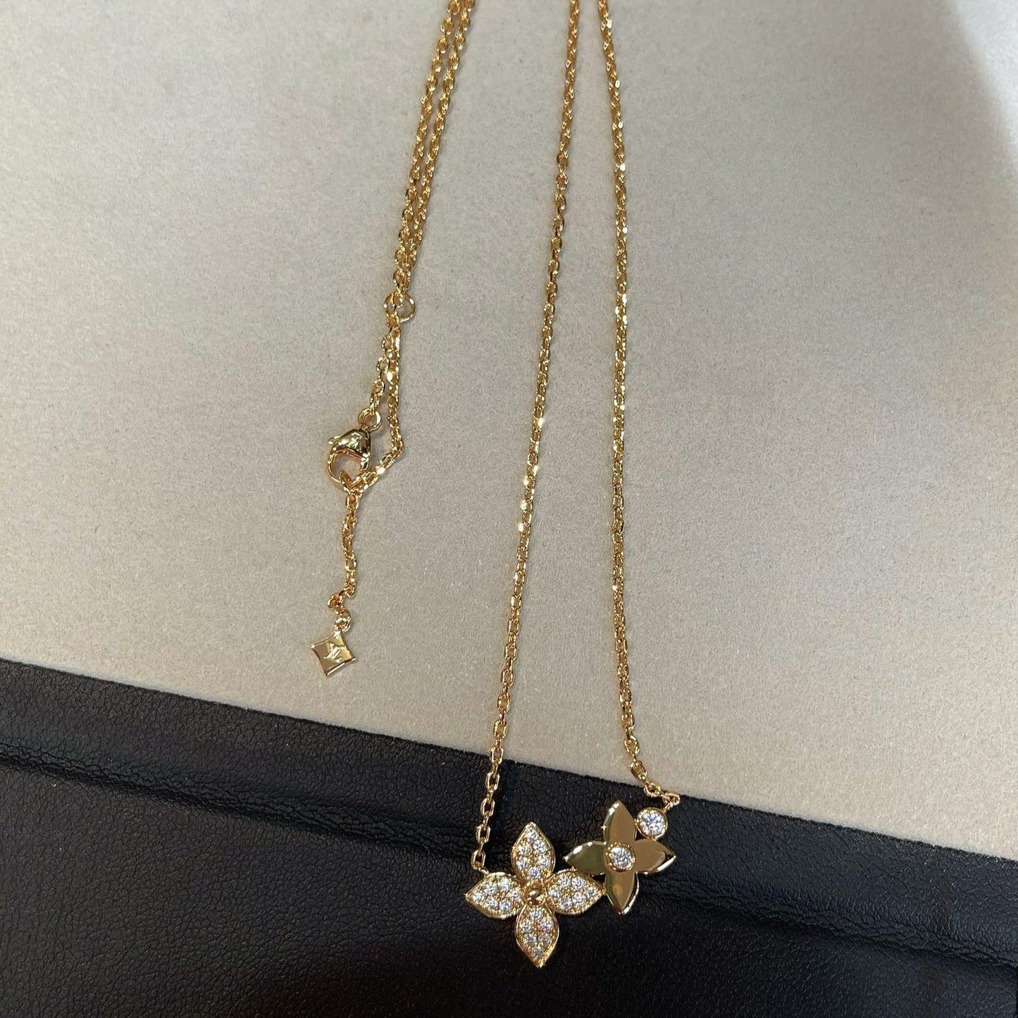 [OAK JURI]STAR BLOSSOM NECKLACE PINK GOLD DIAMONDS