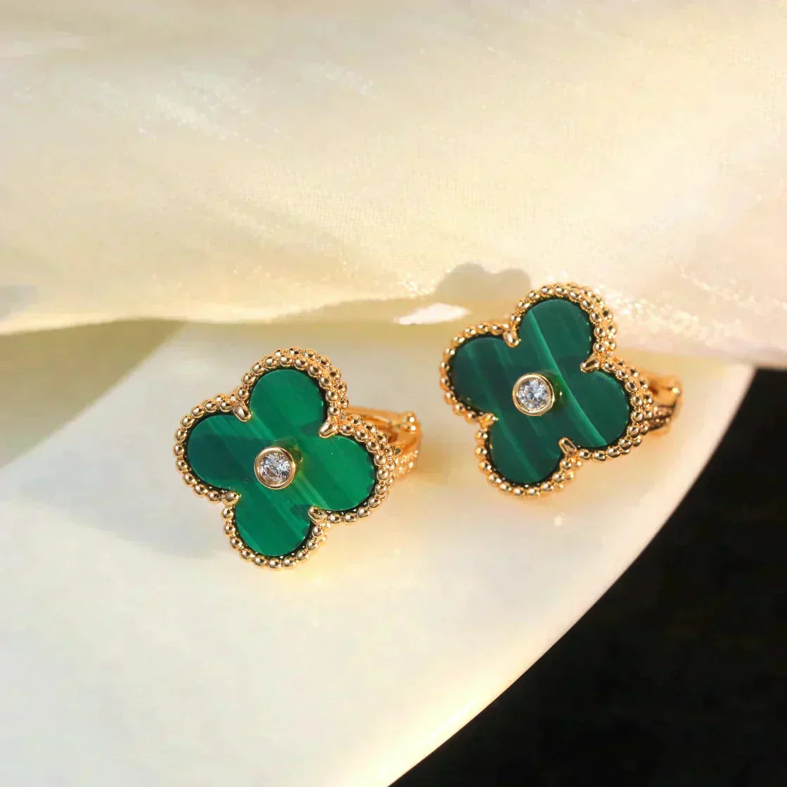[OAK JURI]CLOVER MEDIUM 1 MOTIFS MALACHITE DIAMOND EARRINGS
