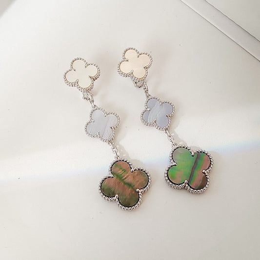 [OAK JURI]CLOVER 3 MOTIFS CHALCEDONY DARK MOP SILVER EARRINGS