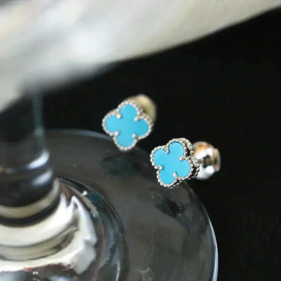 [OAK JURI]CLOVER MINI 9.5MM ONYX STUD EARRINGS SILVER