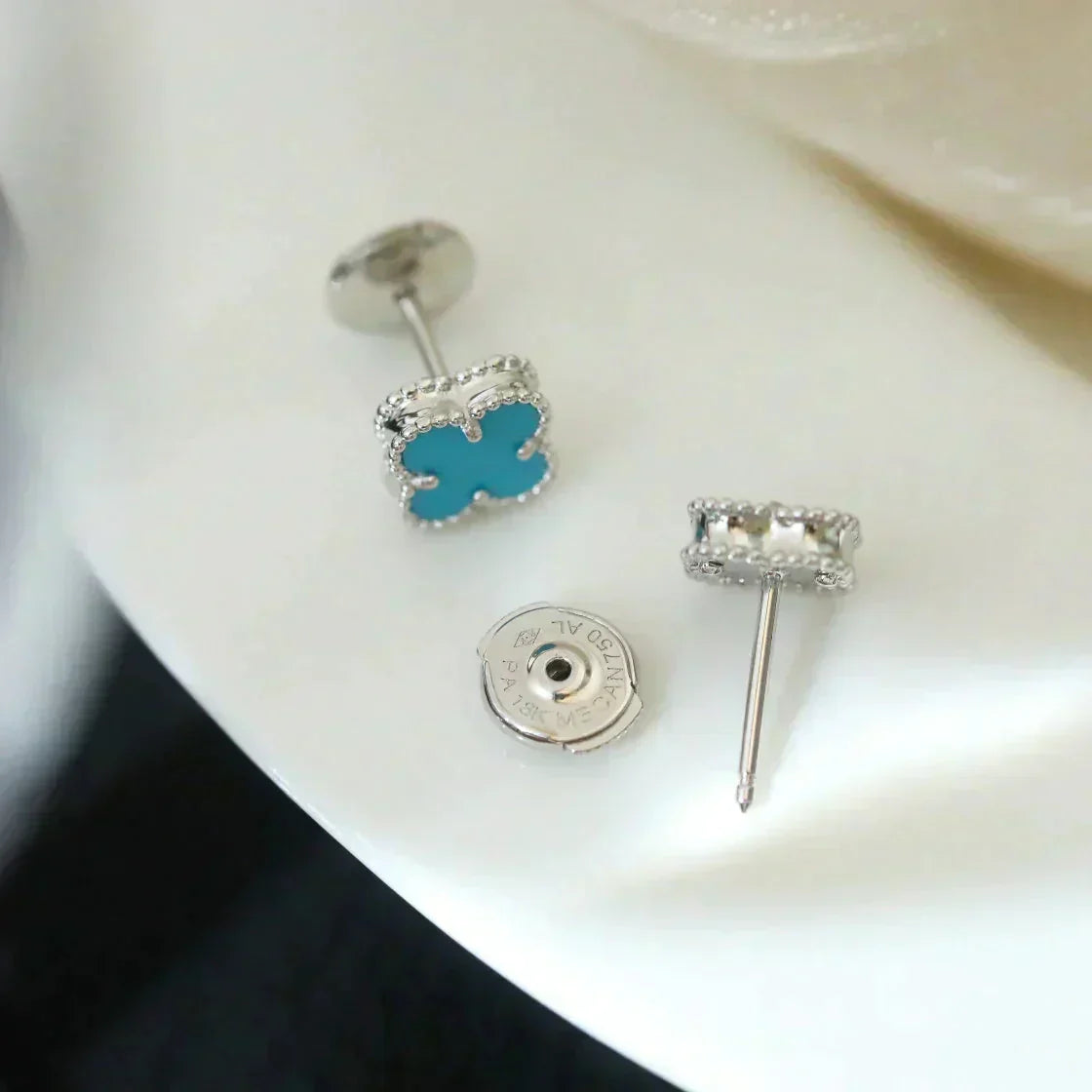 [OAK JURI]CLOVER MINI 9.5MM ONYX STUD EARRINGS SILVER