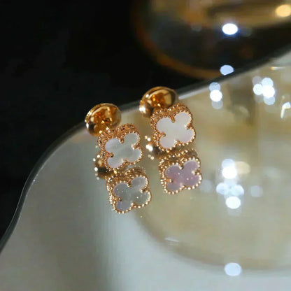 [OAK JURI]CLOVER MINI 9.5MM WHITE MOP EARRINGS
