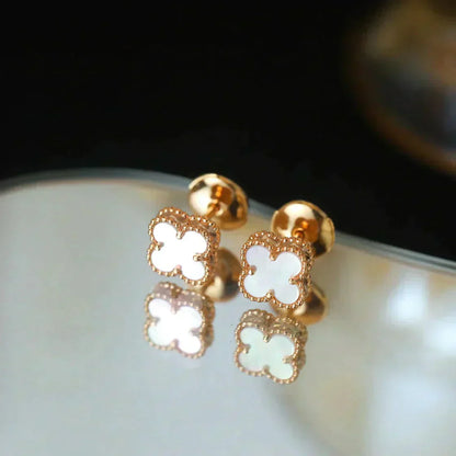 [OAK JURI]CLOVER MINI 9.5MM WHITE MOP EARRINGS