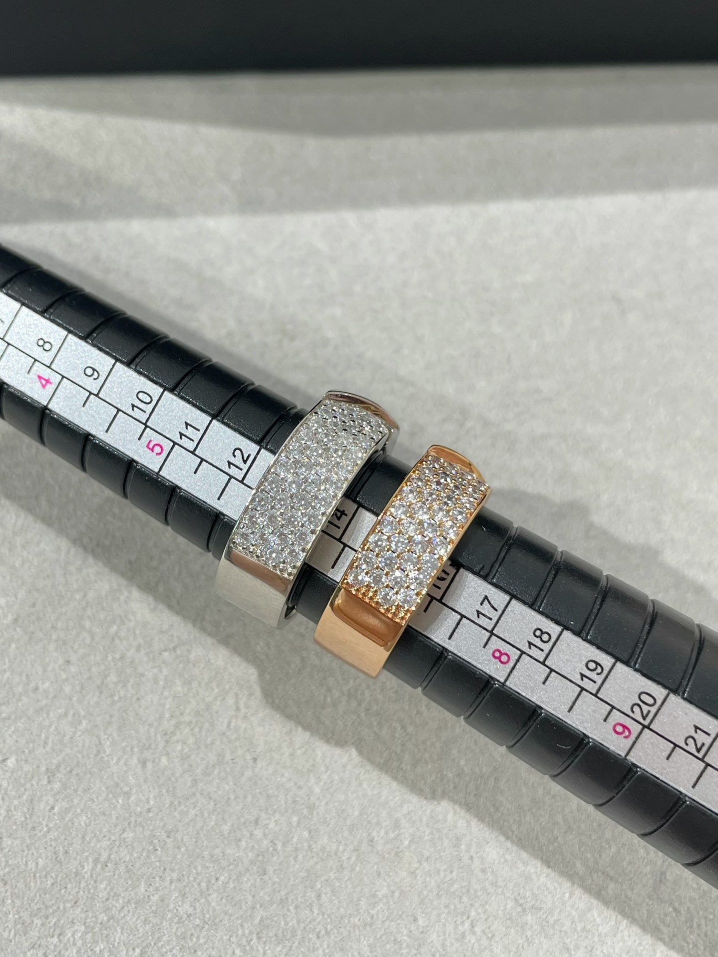 [OAK JURI]LIENS EVIDENCE  DIAMOND PAVED RING