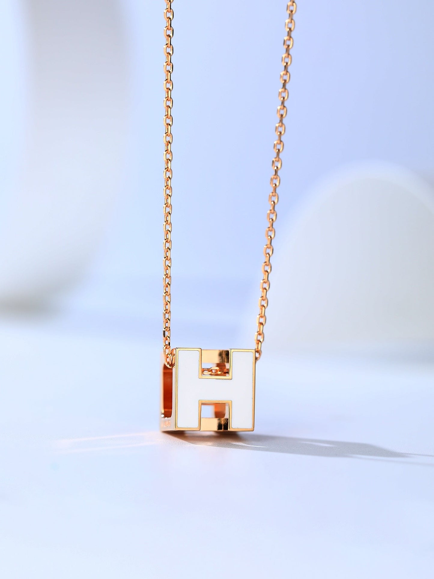 [OAK JURI]H CAGE PINK GOLD NECKLACE