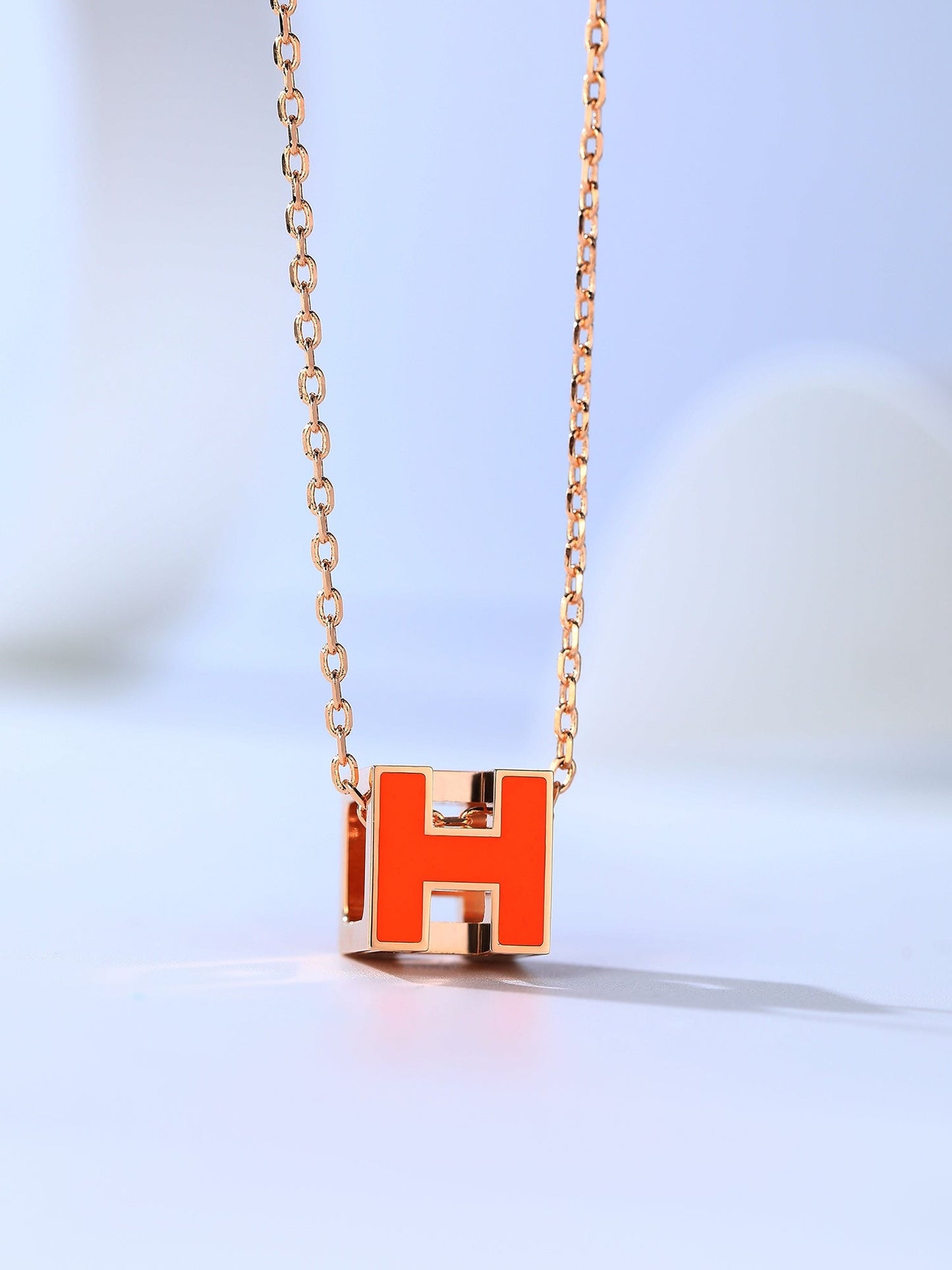 [OAK JURI]H CAGE PINK GOLD NECKLACE