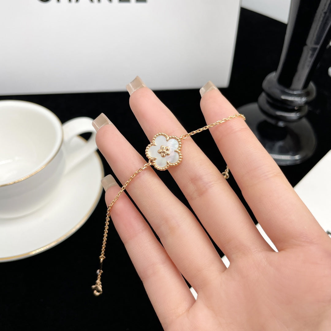 [OAK JURI]LUCKY SPRING ROSE GOLD MOP BRACELET