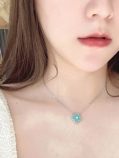 [OAK JURI]CLOVER 1 DIAMOND LIGHT BLUE SILVER NECKLACE