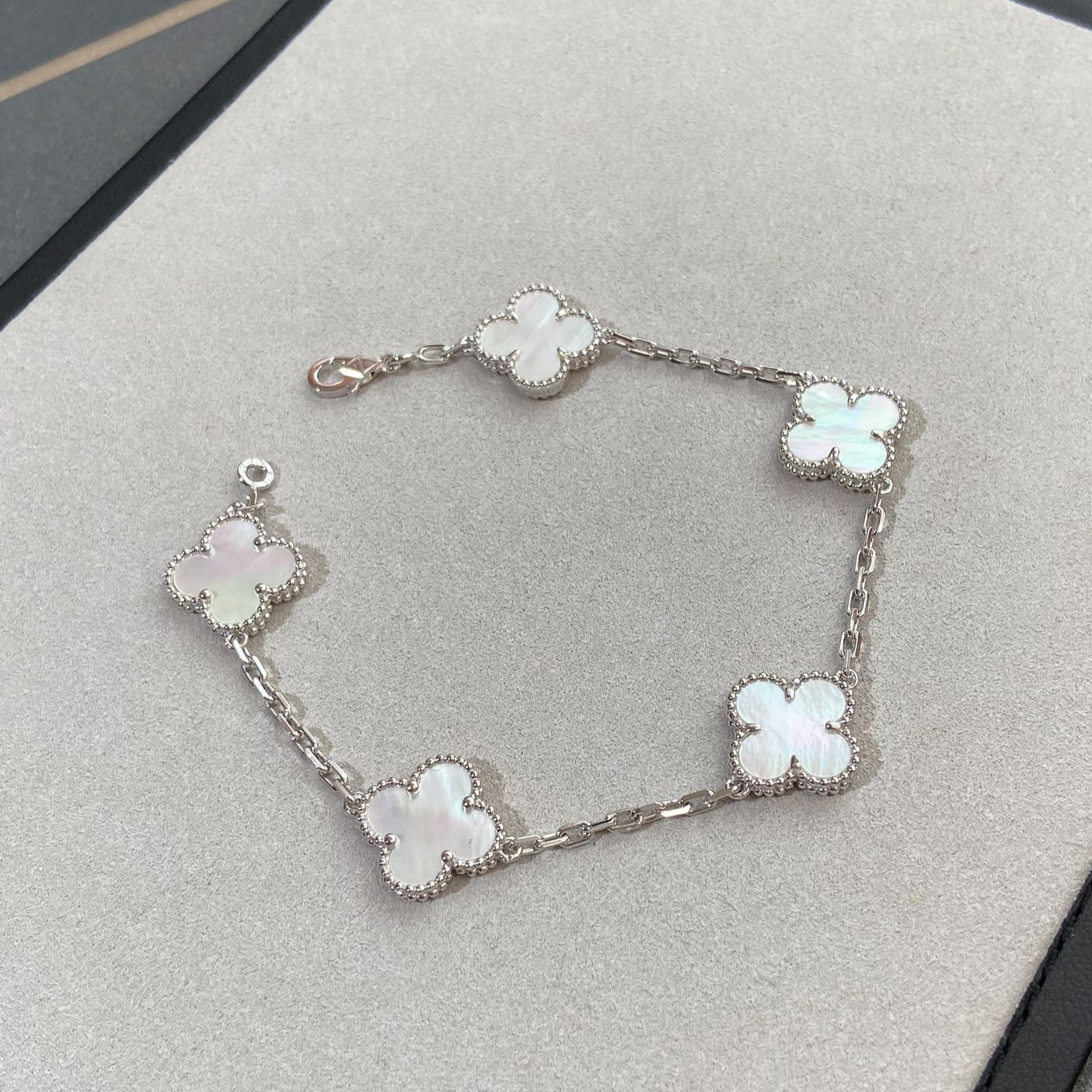 [OAK JURI]CLOVER SILVER MOP 5 MOTIF BRACELET