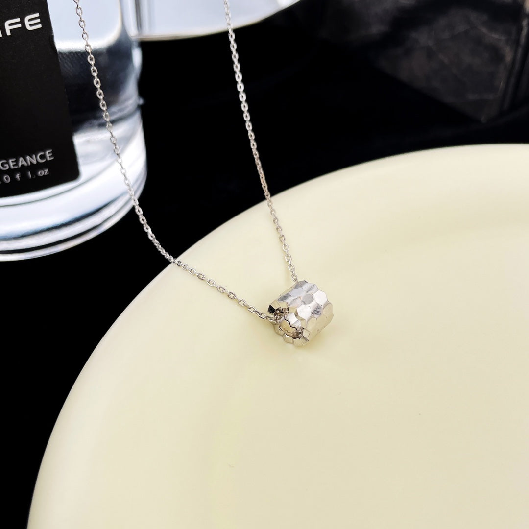 [OAK JURI]BEE MINI PEDANT DIAMOND NECKLACE