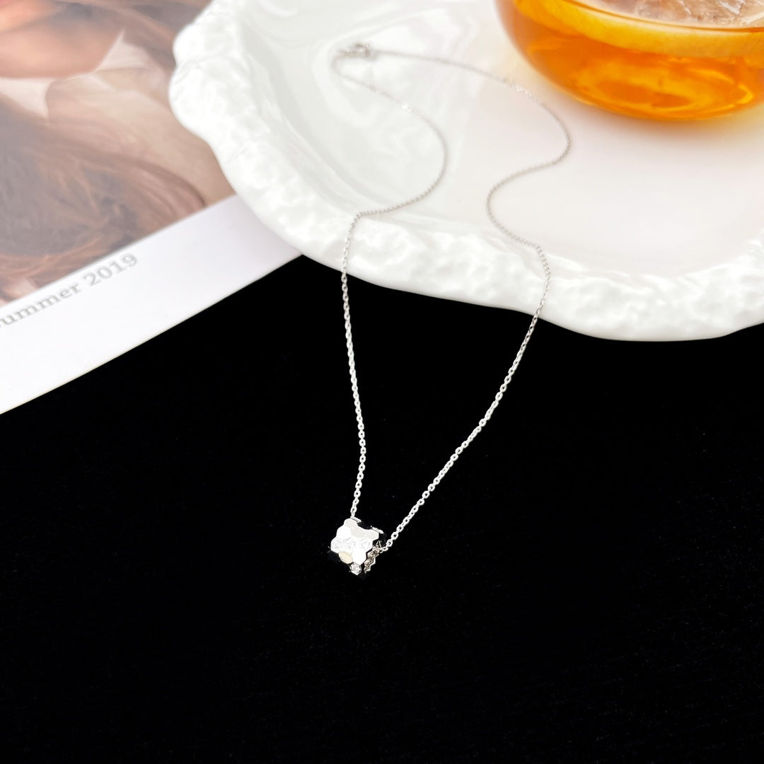 [OAK JURI]BEE MINI PEDANT DIAMOND NECKLACE