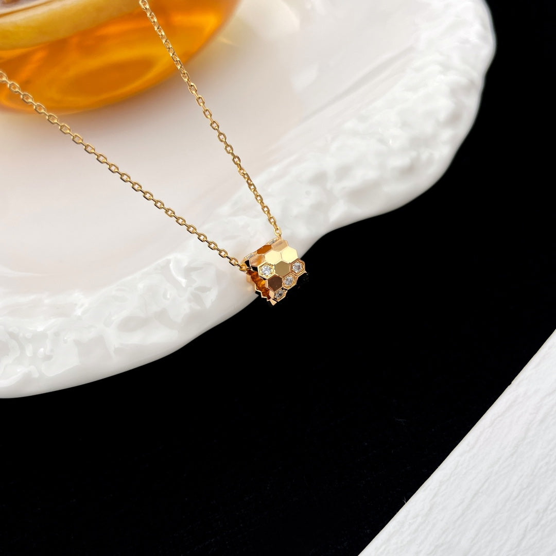 [OAK JURI]BEE MINI PEDANT DIAMOND NECKLACE
