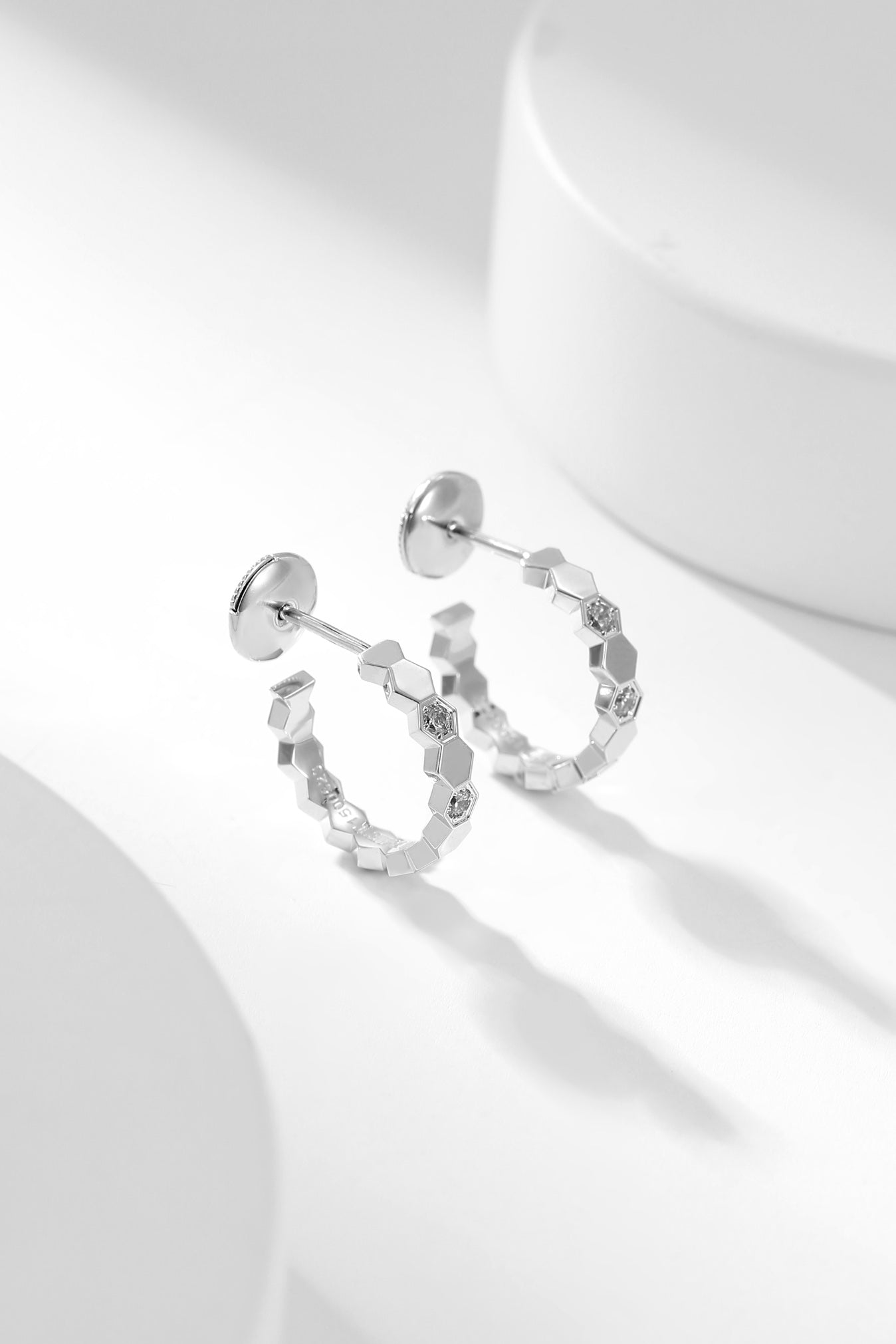 [OAK JURI]BEE LOVE DIAMOND HOOP EARRINGS