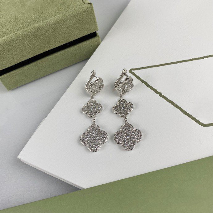[OAK JURI]CLOVER 3 MOTIF DIAMOND SILVER DROP EARRINGS